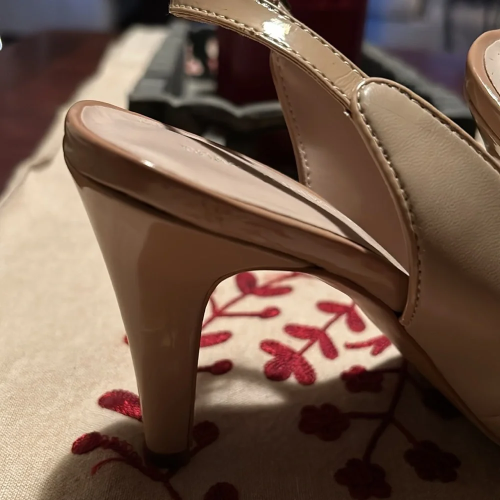 CHARLES JOURDAN PARIS SLINGBACKS in GREAT PRE LOVED SHAPE - $159 RETAIL - Picture 4 of 10